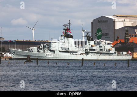 HDMS Peder Skram (F352) era un Peder Skram fregata classe nella Royal Navy danese sul lungomare di Copenhagen DANIMARCA Foto Stock