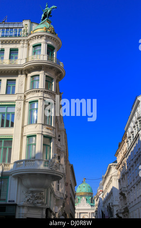 Street nella città vecchia, Vienna, Austria Foto Stock