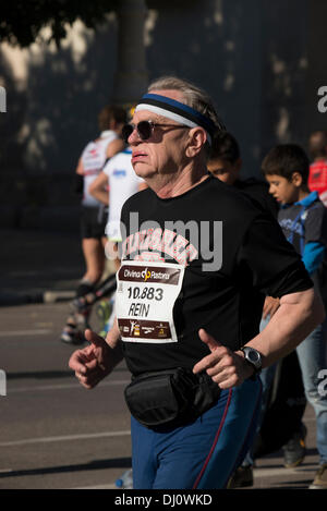 Valencia, Spagna. 17 novembre 2013. 33 partecipanti Divina Pastora Valencia Maratona © Salva Garrigues/Alamy Live News Foto Stock