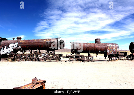 Stazione ferroviaria e il cimitero di Uyuni, Bolivia Foto Stock