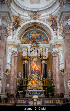 Interno della cattedrale barocca di San Giacomo (b. 1724), Innsbruck in Austria Foto Stock