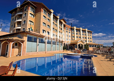 Il Brasile, Bento Gonçalves: vista esterna con piscina di Hotel & Spa do Vinho in Vale dos Vinhedos Foto Stock