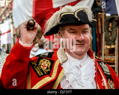 Un tradizionale town crier a Londra in Inghilterra Foto Stock