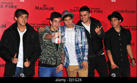 Los Angeles, California, USA. Xviii Nov, 2013. Famiglia Janoskians frequentando il Los Angeles Premiere di ''La fame di giochi: la cattura del fuoco'' tenuto presso il Nokia Theater L.A. Vive a Los Angeles, la California il 18 novembre 2013. 2013 Credit: D. lunga/Globe foto/ZUMAPRESS.com/Alamy Live News Foto Stock