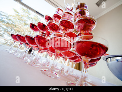 Piramide di champagne rosa Foto Stock