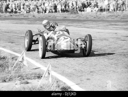 Un Cooper nella 500cc gara di F3, Castle Combe, Inghilterra 3 aprile 1954. Foto Stock