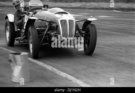 Frazer Nash le Mans Replica nel Gran Premio di Gran Bretagna a Silverstone Inghilterra 18 luglio 1953. Foto Stock