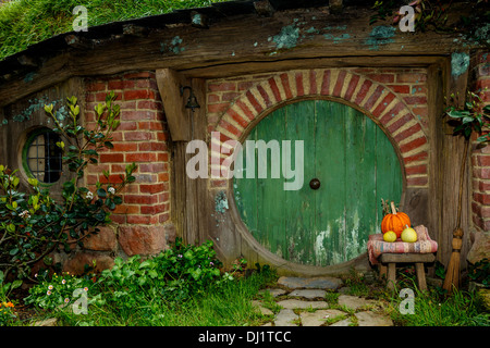 Hobbit-foro in Hobbiton, ubicazione del Signore degli Anelli e Lo Hobbit trilogia cinematografica, Hinuera, Matamata, Nuova Zelanda Foto Stock