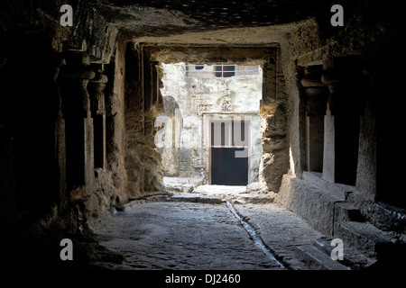 Jogeshwari rock-cut grotta, Ingresso Est. Mumbai, Maharashtra, India Foto Stock