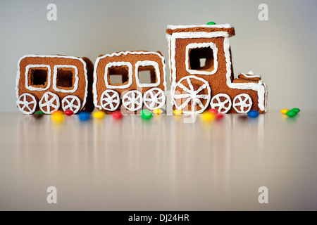 Treno di Natale fatto di pan di zenzero Foto Stock