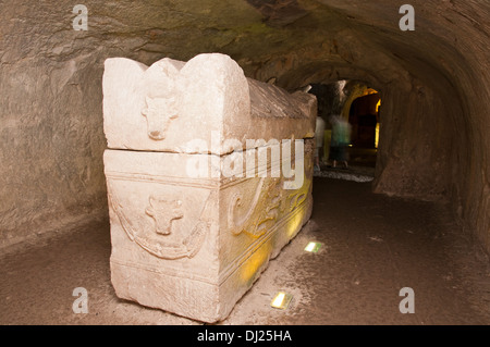 Israele, Beit Shearim, interni di una catacomba. 2-4 secoli CE (il periodo romano). Foto Stock