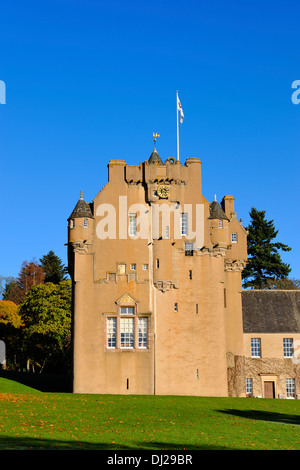 Crathes Castle vicino a Banchory, Aberdeenshire, Scozia Foto Stock