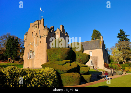 Crathes Castle vicino a Banchory, Aberdeenshire, Scozia Foto Stock