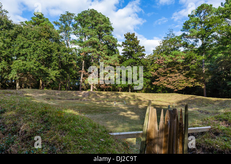 Ricostruito Fort di terracotta a Fort Raleigh National Historic Site, Isola Roanoke, North Carolina, STATI UNITI D'AMERICA Foto Stock