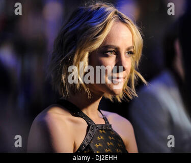 Toronto, Canada. 19 Nov 2013. Jena Malone che arrivano al Canadian Premiere della fame giochi: incendio a Scotiabank Theatre. Credito: EXImages/Alamy Live News Foto Stock