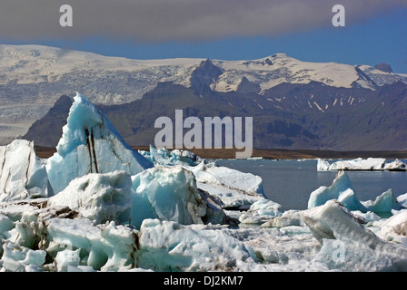 Lago glaciale nel sud dell'Islanda Foto Stock