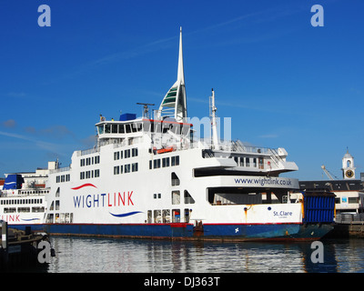 Wightlink roll on roll off nave traghetto nel porto di Portsmouth Foto Stock