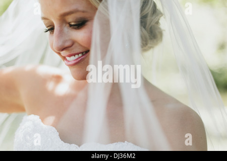 Ritratto di una sposa; Pemberton, British Columbia, Canada Foto Stock