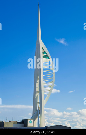 La Spinnaker Tower Gunwharf Quays Portsmouth Inghilterra Hampshire REGNO UNITO GB EU Europe Foto Stock