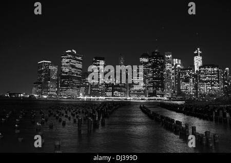 New York, Stati Uniti d'America. 07 Nov, 2013. Vista da Brooklyn Heights su Lower Manhattan a New York, Stati Uniti d'America, 07 novembre 2013. Foto: Kevin Kurek/dpa/Alamy Live News Foto Stock