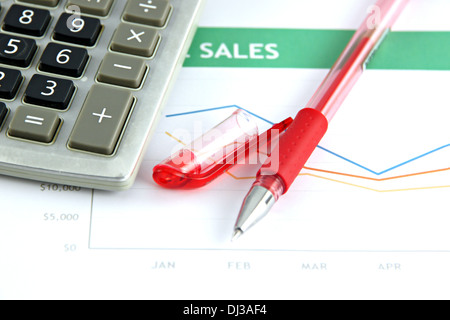 Agenda di lavoro con linee di scrittura e il giorno della settimana  rivestita in pelle marrone e su sfondo bianco Foto stock - Alamy