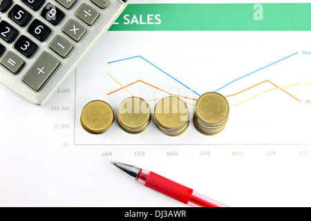 Agenda di lavoro con linee di scrittura e il giorno della settimana  rivestita in pelle marrone e su sfondo bianco Foto stock - Alamy