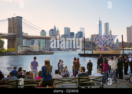 Nave di tolleranza a vela in Brooklyn Foto Stock