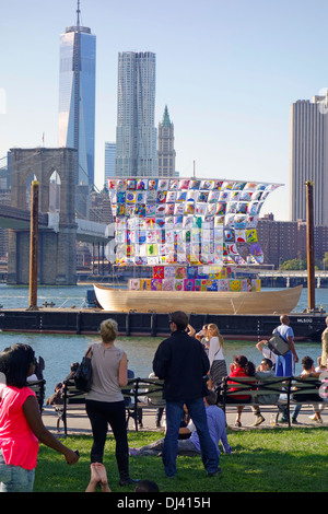 Nave di tolleranza a vela in Brooklyn Foto Stock