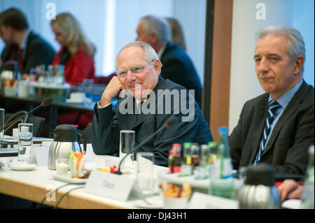 Berlino, Germania. Il 21 novembre 2013. CDU / CSU E SPD riunirsi nuovamente per impostare la coalizione tra loro. Questi incontri sono venuti per oltre un mese. Fa questo "Braccio di Ferro" fine? Goncalo Silva/Alamy Live News. Foto Stock