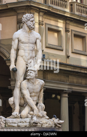 Statua di Bartolommeo Bandinelli di Ercole e Caco di fronte al Palazzo Vecchio, Firenze, Italia Foto Stock