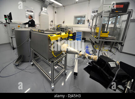 Nova Ves, Trebic regione. Xxi Nov, 2013. Filtri a tessuto fabbricante Mann Hummel è di nuovo impianto in Nova Ves, Trebic regione, Repubblica ceca, 21 novembre 2013. © Lubos Pavlicek/CTK foto/Alamy Live News Foto Stock