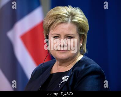 Berlino, Germania. Xx Nov, 2013. Il primo ministro di Norvegia Erna Solberg durante una conferenza stampa congiunta a Berlino, Germania, 20 novembre 2013. Foto: Soeren Stache/dpa/Alamy Live News Foto Stock