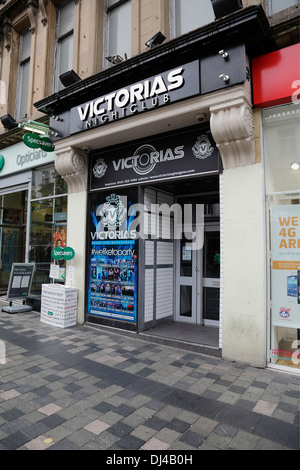 Ingresso al Victorias Nightclub in Sauchiehall Street, Glasgow, Scozia, Regno Unito. Questo edificio fu distrutto da un incendio nel 2018 e fu demolito Foto Stock