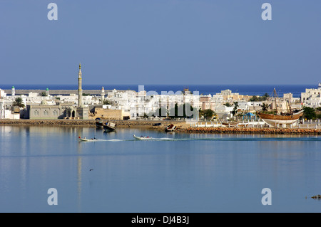 Blue Lagoon presso la cittadina portuale Sur, Oman Foto Stock