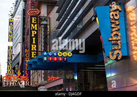 La stazione della metropolitana, 42nd Street e la 8th Avenue, Times Square NYC, STATI UNITI D'AMERICA Foto Stock