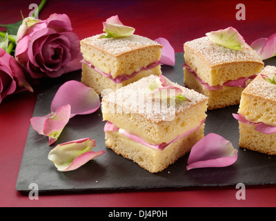 Di petali di rose sandwich di tè Foto Stock