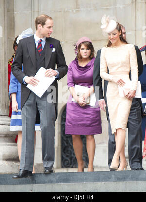 Il principe William Duca di Cambridge, Principessa Eugenie e Caterina, duchessa di Cambridge, Kate Middleton lasciando il diamante della regina Giubileo servizio di ringraziamento alla Cattedrale di San Paolo a Londra, Inghilterra - 05.06.12 Foto Stock