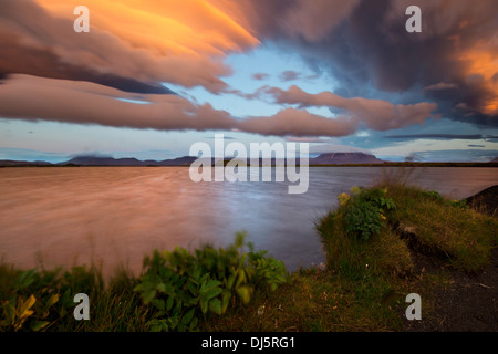 Lago Myvatn, pseudocraters nel nord dell'Islanda Foto Stock