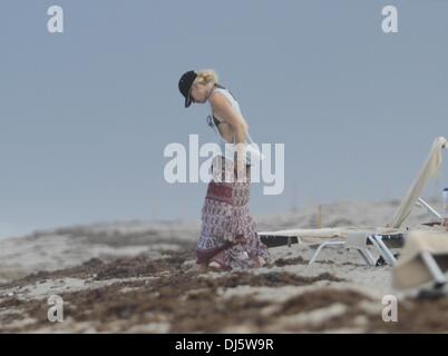 Cantante Gwen Stefani e il marito Gavin Rossdale trascorrere del tempo insieme alla spiaggia mentre è in vacanza in Palm Beach. Miami Florida - 06.08.2012 Foto Stock