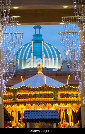 Le decorazioni di Natale presso il Trafford Centre a Manchester, Regno Unito Foto Stock