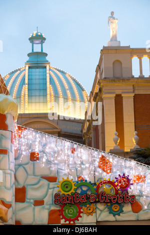 Un babbo natale Grotta del Trafford Centre a Manchester, UK. Foto Stock