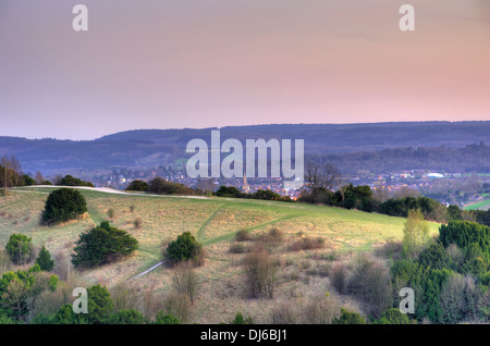 Dorking in Surrey di notte presi da Box Hill. Night Shot lunga esposizione. Foto Stock