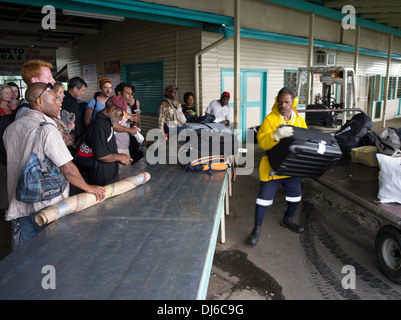 Ritiro bagagli Aeroporto di Goroka, Papua Nuova Guinea Foto Stock