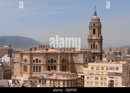 Una vista della Cattedrale di Malaga presi dall'Alcazaba. Foto Stock