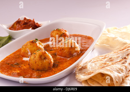 Dum, Aloo- indiano piccante Curry di patate Foto Stock