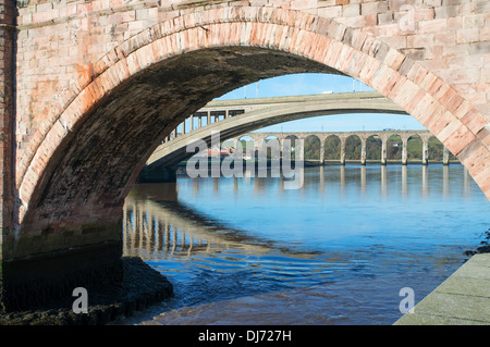 Ponti sul fiume Tweed, Berwick upon Tweed, Northumberland, England, Regno Unito Foto Stock