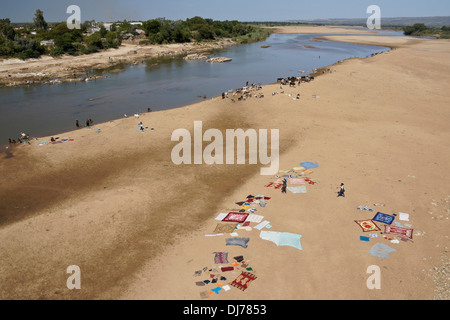 La vita lungo il fiume Mandrare, Madagascar meridionale Foto Stock