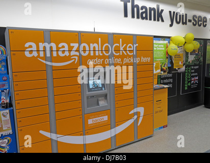 Orange AmazonLocker in una co-negozio di alimentari REGNO UNITO Foto Stock