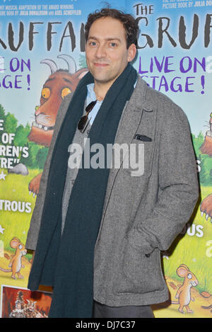 Londra REGNO UNITO 23 Nov 2013 : celebrità assiste il Gruffalo prestazioni VIP, al Lyric Theatre, Londra. Foto Stock