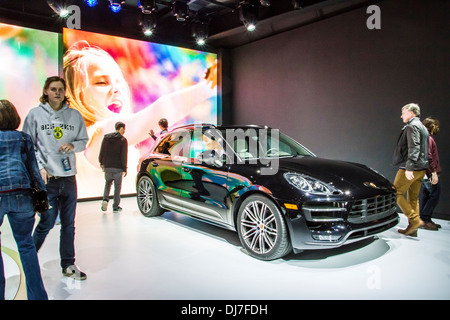 La Porsche Macan turbo a 2013 Los Angeles International Auto Show Foto Stock